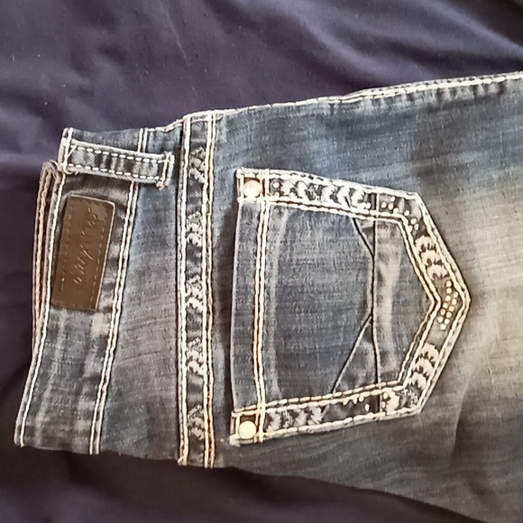 Daytrip Skinny Jeans - Picture 1 of 4